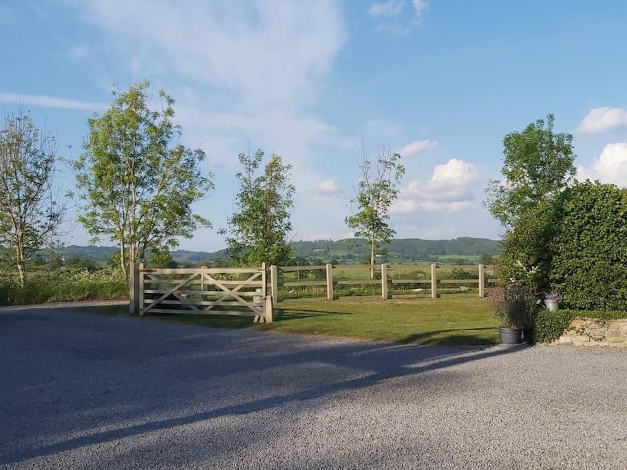 Relaxing Retreat On The Edge Of The Cotswolds Villa Kingswood  ภายนอก รูปภาพ