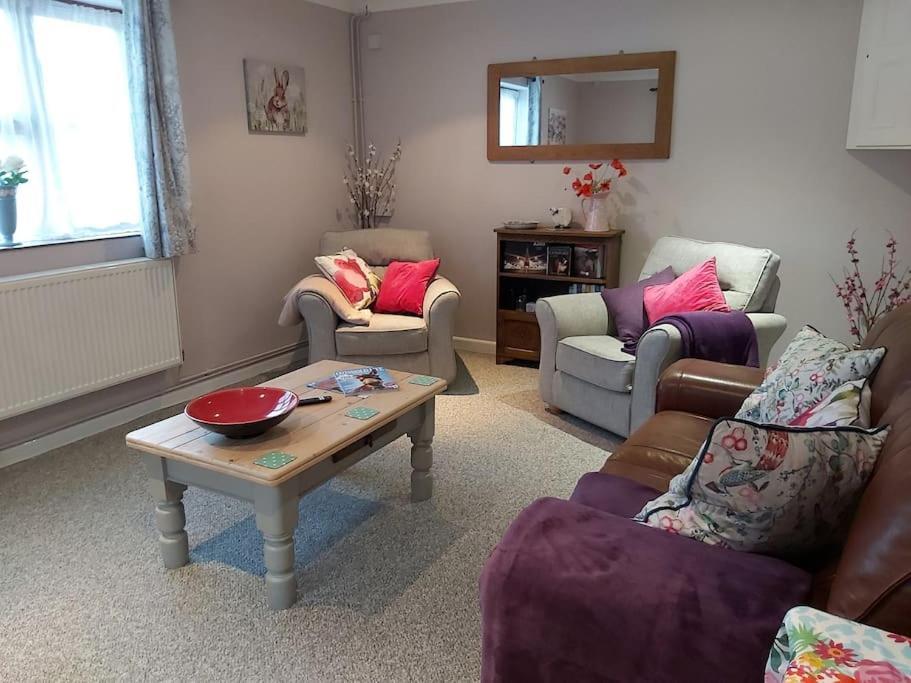 Relaxing Retreat On The Edge Of The Cotswolds Villa Kingswood  ภายนอก รูปภาพ
